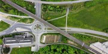 2025 Federal Budget: Impact on National Infrastructure Projects - Cover Image